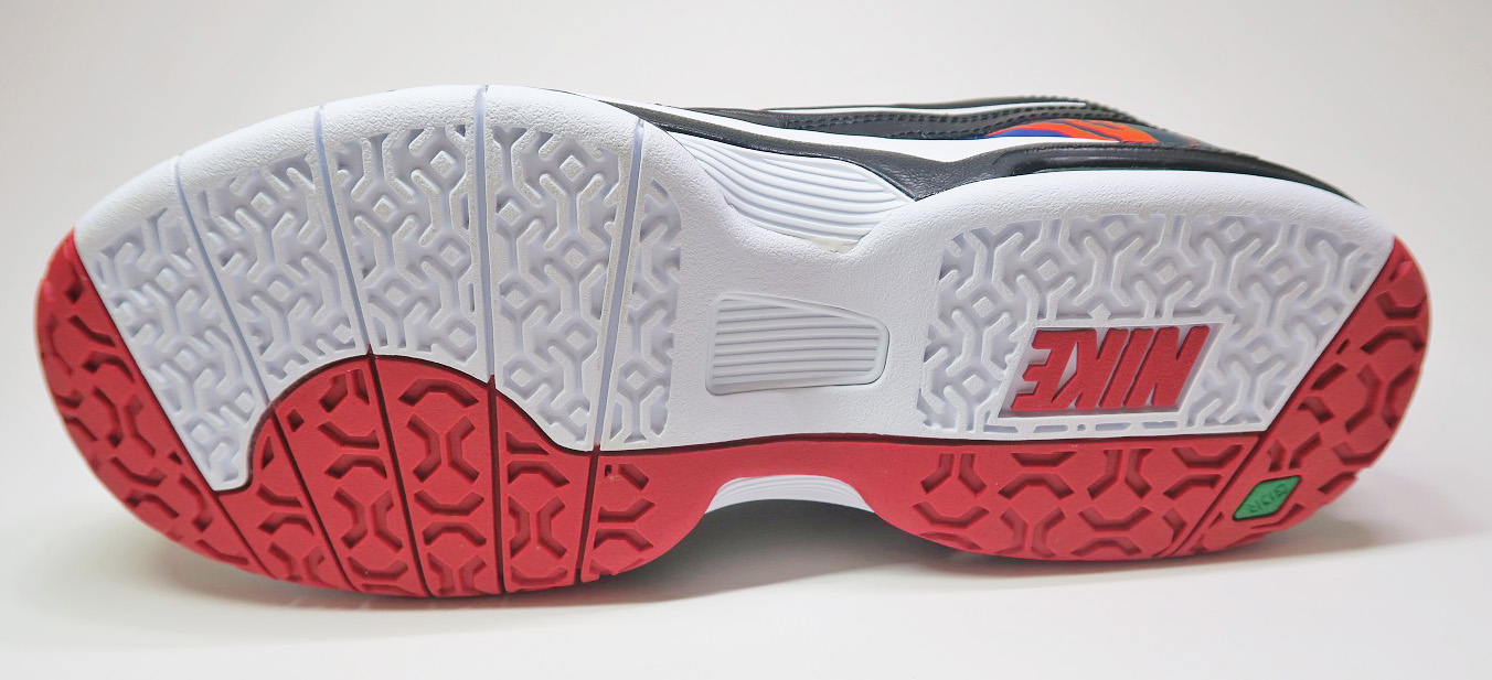 Tennisshoes- NIKE Air Max Challenge